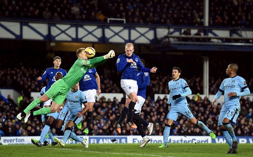 Naismith ghi bàn gỡ hòa 1-1 cho Everton. Ảnh: EMPICS Sport.