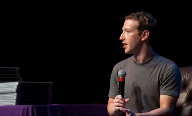 Mark Zuckerberg công bố trang A Year of Book. Ảnh: AP