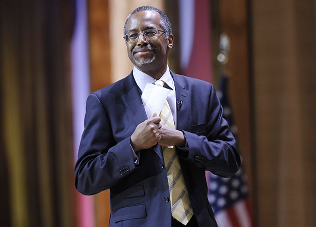 Tiến sĩ Ben Carson bị cáo buộc đạo văn.        Ảnh: Reuters