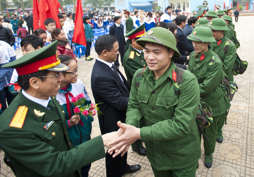 Sinh viên đang học đại học sẽ được tạm hoãn gọi nhập ngũ.