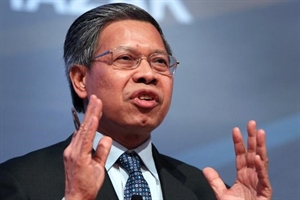 Malaysian International Trade and Industry Minister Mustapa Mohamed 