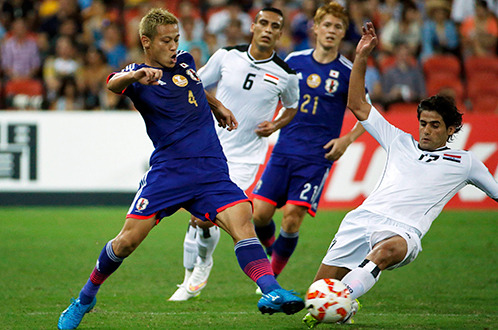 Keisuke Honda (trái) sẽ tiếp tục ghi bàn giúp Nhật chiến thắng? - Ảnh: Reuters