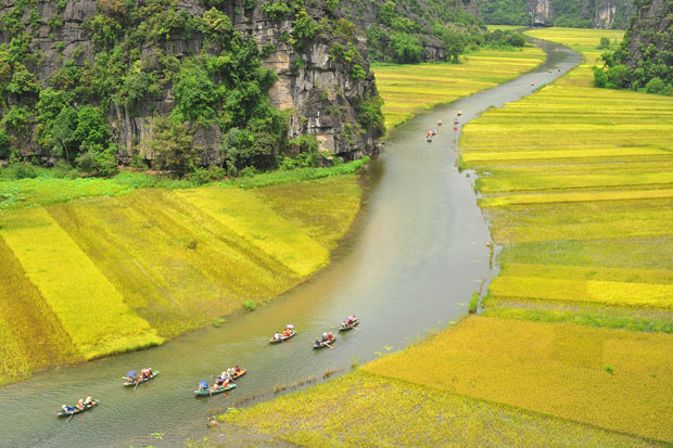 Du thuyền ở Bích Động, Ninh Bình.