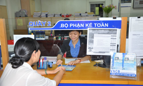 Ngân hàng Nhà nước mua lại toàn bộ cổ phần VNCB. Vietcombank sẽ tham gia quản trị, điều hành ngân hàng.