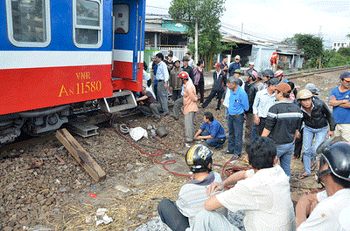 The derailed 10th carriage