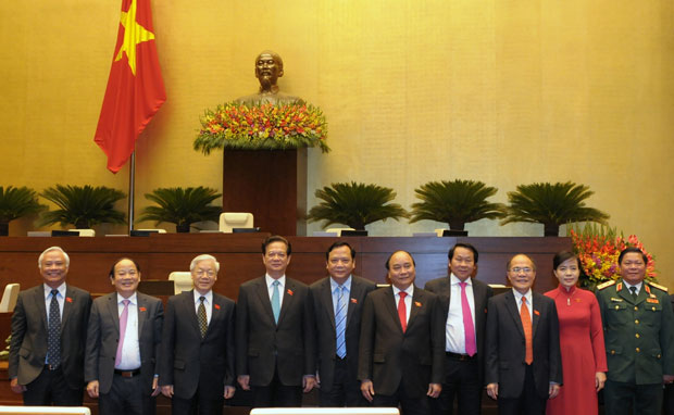  Đoàn Đại biểu Quốc hội đơn vị thành phố Đà Nẵng và các đồng chí lãnh đạo Đảng, Quốc hội, Chính phủ tại kỳ họp thứ 8 của Quốc hội khóa 13.