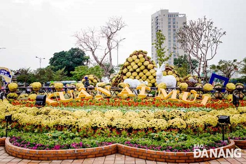  The “Great Landscape of Mascots” floral area.