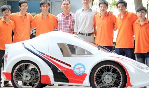 One of the teams which will join the “Shell Eco-marathon Asia” competition held from February 26 to March 1 in Manila, Philippines. Photo courtesy of Vietnamplus