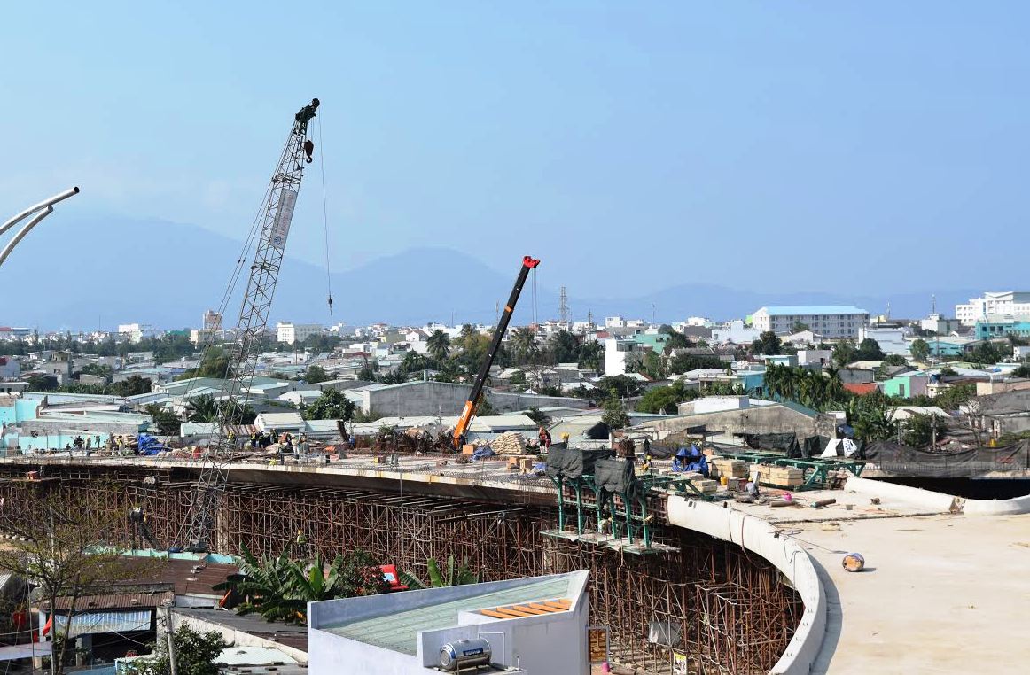 Thi công tuyến nhánh đường Trục I đô thị Tây Bắc thúc đẩy phát triển và hoàn thiện hạ tầng các khu đô thị mới ở quận Liên Chiểu