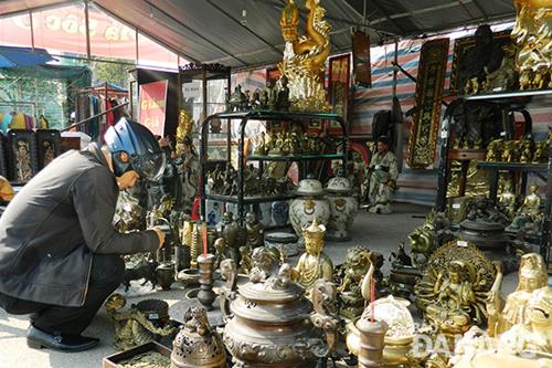    A stall selling antiques