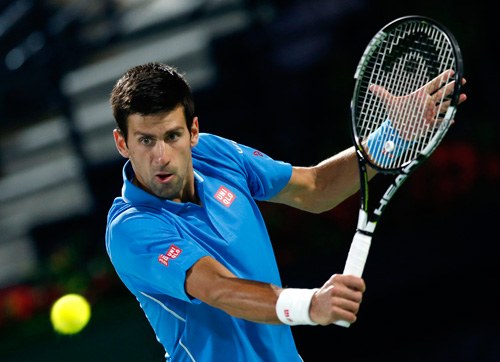 Djokovic nhẹ nhàng vượt qua đối thủ dưới tầm để tự điền tên vào bán kết. Ảnh: Reuters.