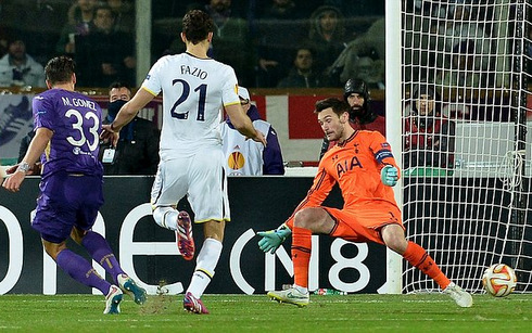 Tottenham (áo trắng) dừng bước trước Fiorentina (Ảnh: Getty)