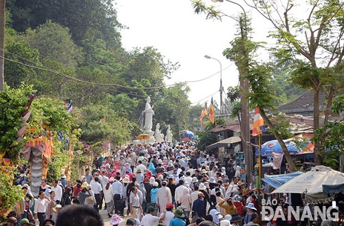 The annual Quan The Am (Avalokitecvara) Festival attracts a large number of visitors