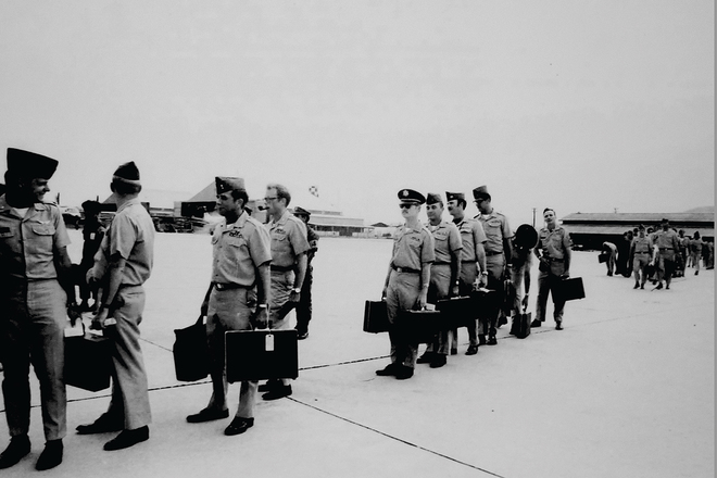 Cuộc rút lui lặng lẽ của lính Mỹ tại sân bay Đà Nẵng ngày 14/3/1975.