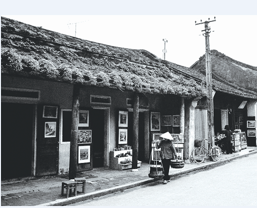 “Hoi An Pho” (Hoi An Town) by Ong Van Sinh