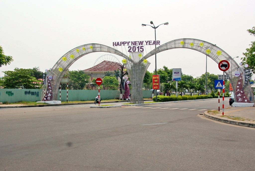 Đường 2-9, đoạn giao với đường lên cầu Trần Thị Lý và đường Duy Tân