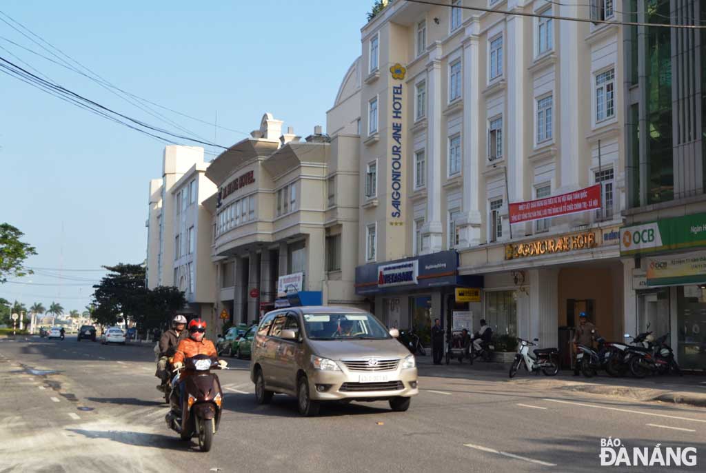 Khách sạn Saigontourane và khách sạn Đà Nẵng nằm liền kề nhau.