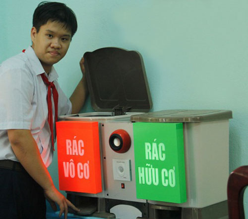 Gia Khai and his smart dustbin