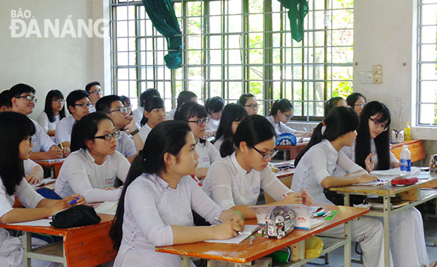 Học sinh Trường THPT Phan Châu Trinh trong một tiết học tiếng Anh. Ảnh: Q.T