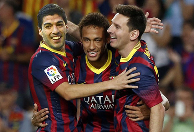 Suarez (bên trái) cùng đồng đội F.C Barcelona. Ảnh: zing.vn