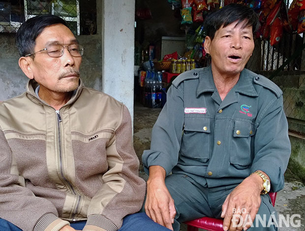 Người dân thôn Trung Sơn phản ánh tình hình ô nhiễm và bệnh tật. 