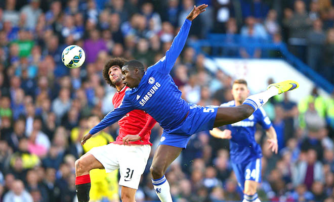 Zouma (áo xanh) đã khiến Fellaini câm lặng