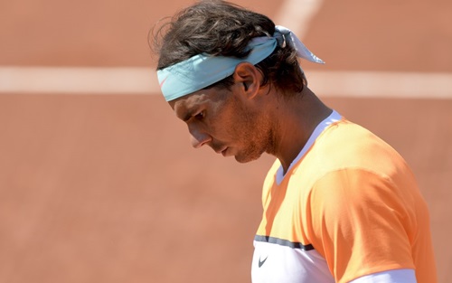 Nadal thất vọng với màn trình diễn của mình. (Ảnh: Getty)