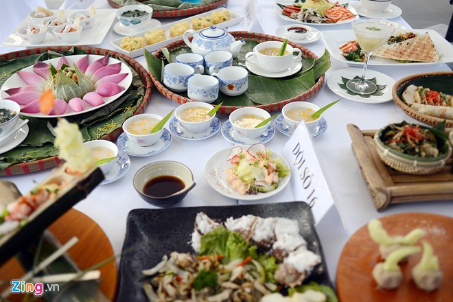 Những món ăn đặc biệt và ngon miệng được các đầu bếp đến từ nhiều khách sạn, nhà hàng lớn ở miền Trung, Hà Nội thực hiện.