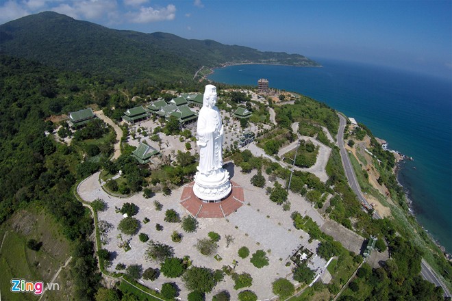 Tượng Phật Bà Quan Âm được ghi nhận cao nhất Việt Nam (67 m), hướng ra Biển Đông như phù hộ cho sóng yên biển lặng, những người dân làng chài dưới chân núi cơm no áo ấm, mùa màng bội thu.