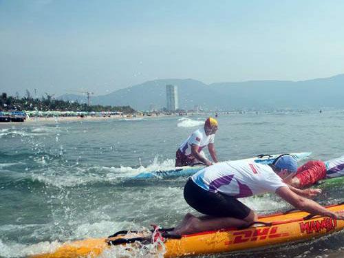 The surfboard rescue relay race was the category most watched by the local residents and visitors