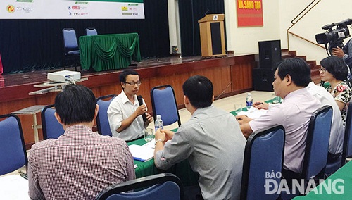 An entrant makes an oral defence of his start-up ideas in front of the judging board