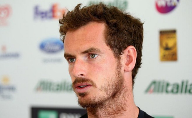 Andy Murray tỏ ra mệt mỏi sau chức vô địch Madrid Open. Ảnh: Irish Time.