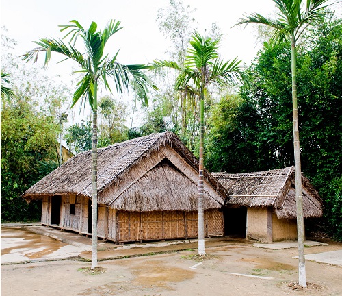     The simple thatched cottage in Chua Village where the late President was born.  