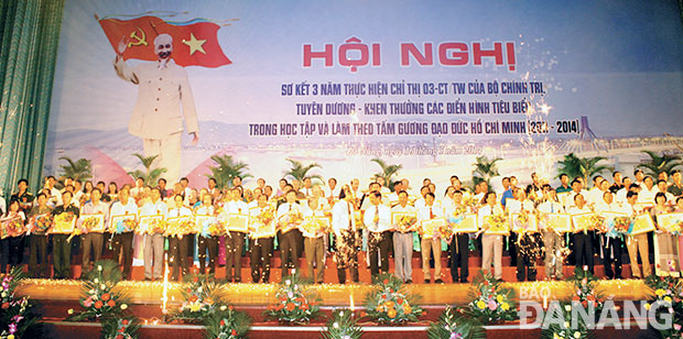 Tuyên dương, khen thưởng các điển hình tiên tiến trong học tập và làm theo tấm gương đạo đức Hồ Chí Minh giai đoạn 2011-2014.