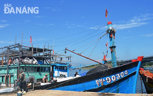 Fishermen making preparations for their offshore trips