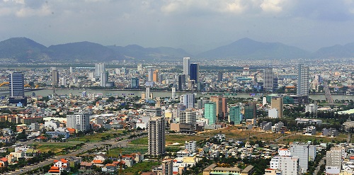  The banks of the Han River boast numerous modern high-rise buildings