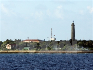 The lighthouse (R) on Song Tu Tay island 