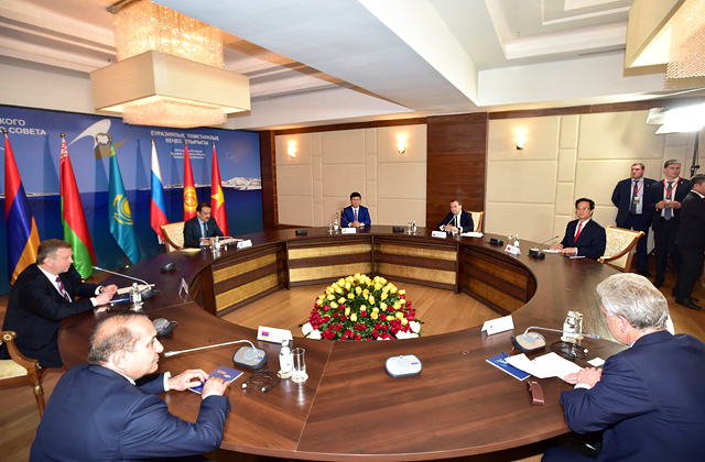 Thủ tướng Nguyễn Tấn Dũng gặp gỡ Thủ tướng các nước thành viên Liên minh Kinh tế Á-Âu, lãnh đạo Ban thường trực Liên minh Kinh tế Á-Âu.