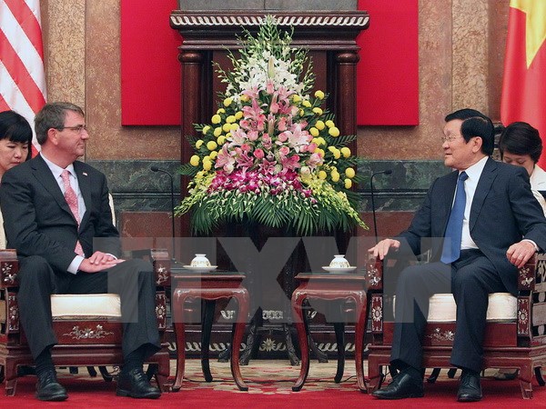 Chủ tịch nước Trương Tấn Sang tiếp Bộ trưởng Quốc phòng Hoa Kỳ Ashton Carter. 