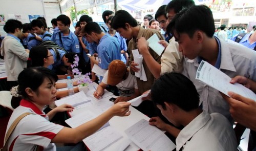 This illustrative photo shows students at a job fair in Vietnam. Tuoi Tre