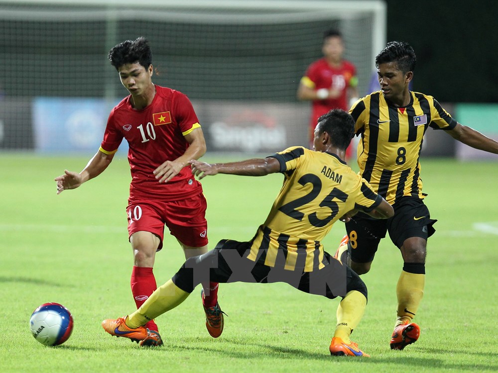 ... khiến hàng thủ U23 Malaysia vất vả.