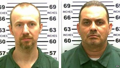 Hai phạm nhân đào tẩu là David Sweat (34 tuổi) (trái) và Richard Matt (48 tuổi). (Ảnh: EPA)