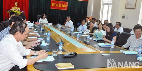 Participants from Da Nang at the online meeting