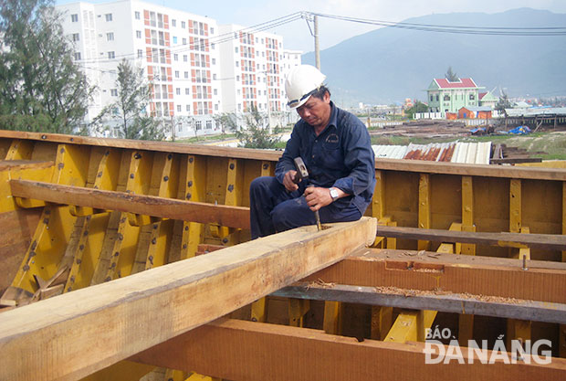 Nhờ nguồn vốn của Nhà nước, nhiều ngư dân Nại Hiên Đông đã đóng mới, cải hoán tàu thuyền để nâng cao công suất, năng lực khai thác hải sản.