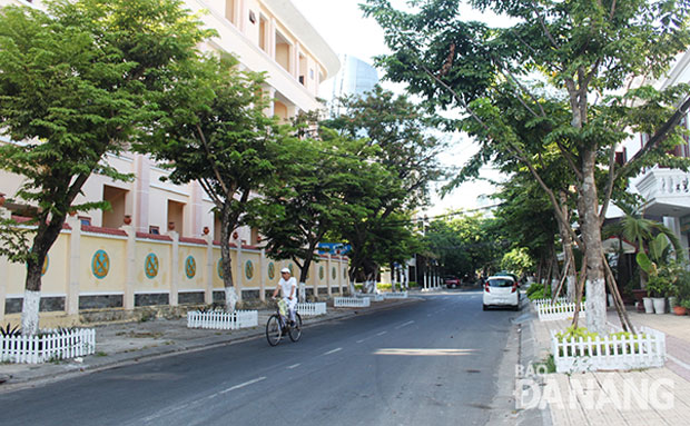 Đường Phan Bội Châu đang được xây dựng tuyến đường kiểu mẫu về trật tự đô thị, cảnh quan, vệ sinh môi trường và văn minh thương mại.