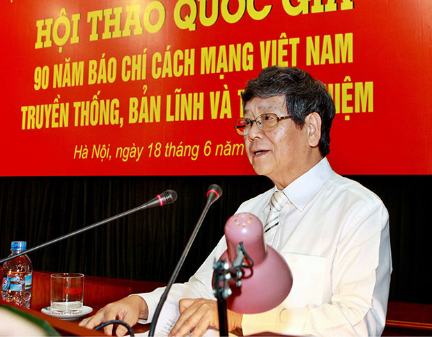 Đồng chí Vũ Ngọc Hoàng phát biểu tại Hội thảo quốc gia “90 năm Báo chí Cách mạng Việt Nam: Truyền thống, bản lĩnh và trách nhiệm”. Ảnh: TTXVN