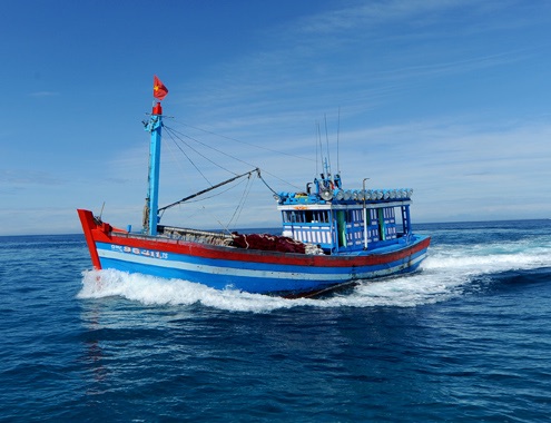 Tàu cá của ngư dân Việt Nam đánh bắt thủy sản ở vùng biển Hoàng Sa. 