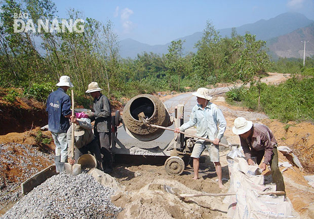 HTX Điện nước Hòa Liên tham gia xây dựng nông thôn mới.