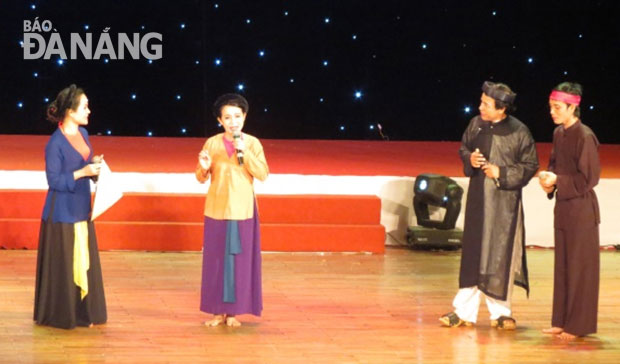Ví, Giặm Nghệ Tĩnh được tôn vinh tại sân khấu Nhà hát Trưng Vương, Đà Nẵng. Ảnh: N.D