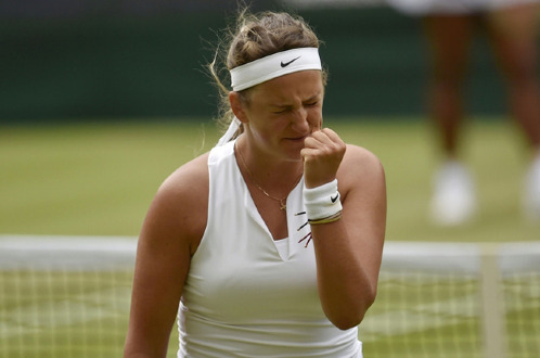 Nỗi thất vọng của Azarenka sau khi để thua Serena. Ảnh: Reuters